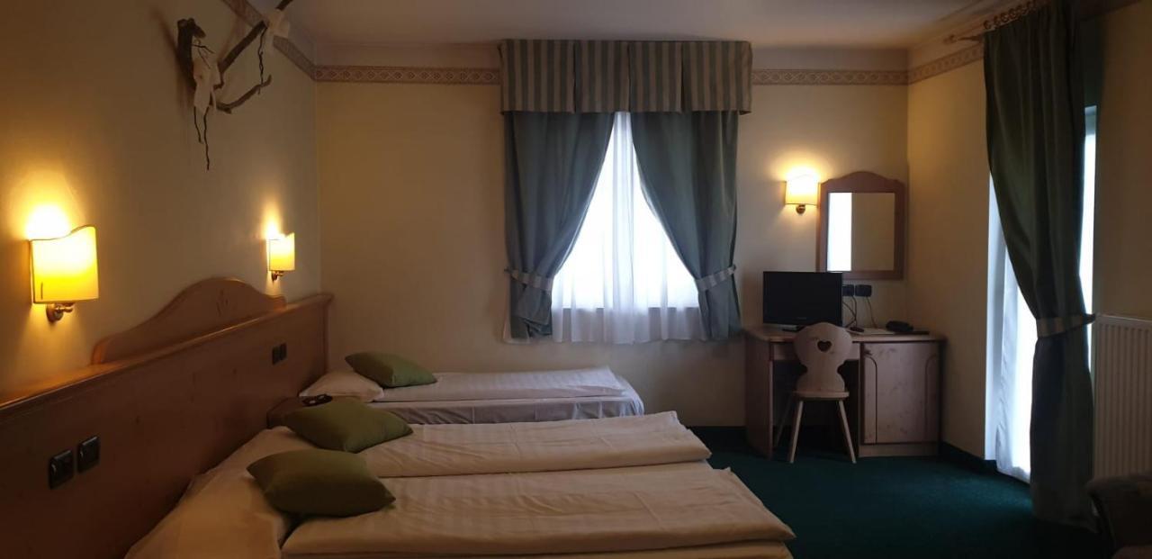 Albergo Bernard Каназей Екстериор снимка